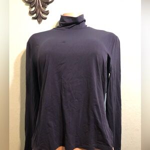 St .John sports turtle neck